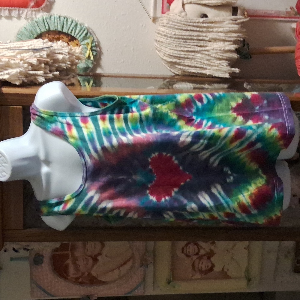 Vintage,70's Inspired,Tank Top in Vivid,Tie Dye Colors with Heart Detail ❤️